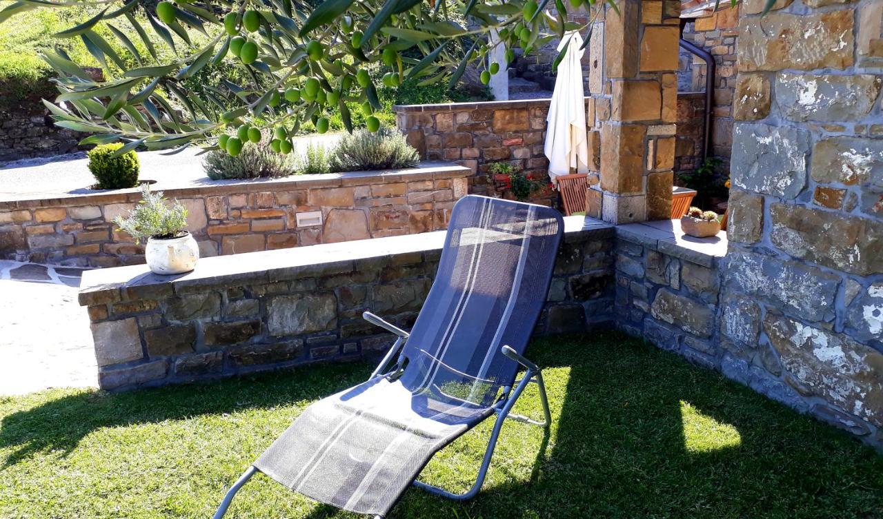 Wine House Rakar Guest House Gracisce Exterior photo