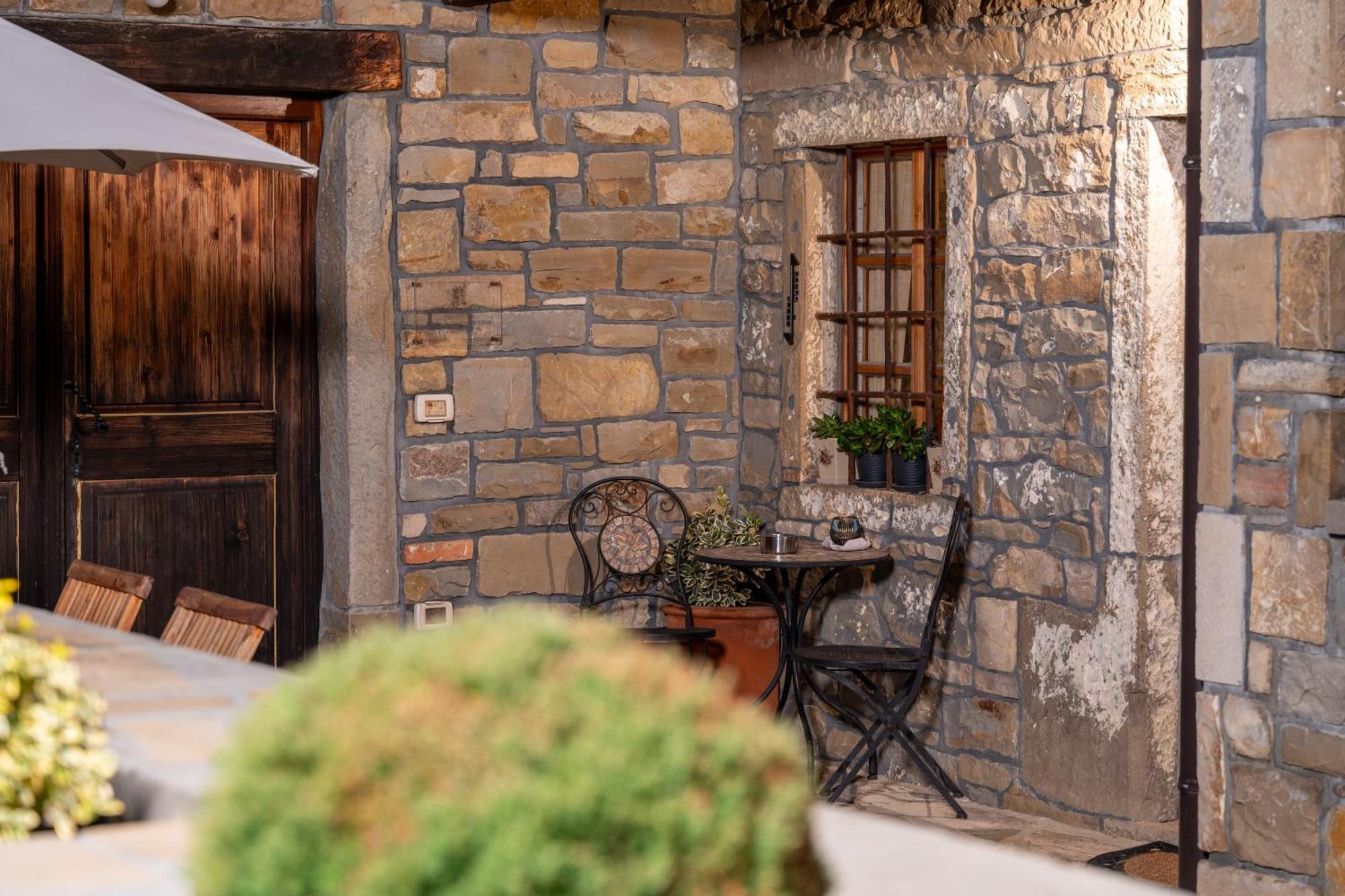 Wine House Rakar Guest House Gracisce Exterior photo