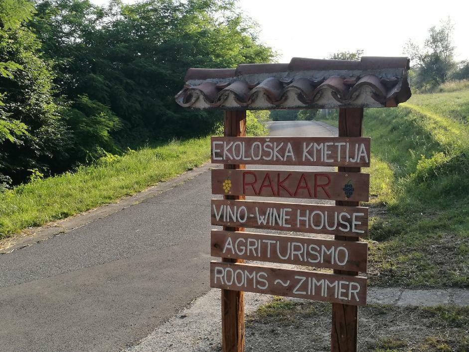 Wine House Rakar Guest House Gracisce Exterior photo
